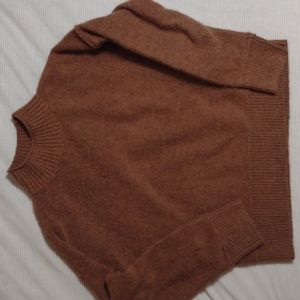Universal thread camel sweater!